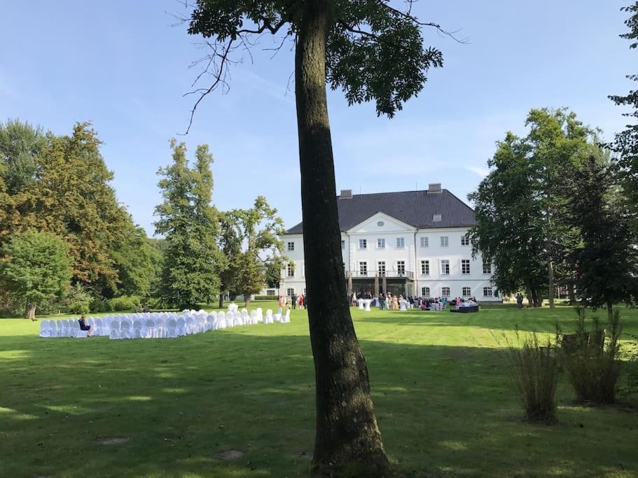 Stilvolles Reetdachhaus Coastline An Der Ostsee Gross Schwansee Bagian luar foto